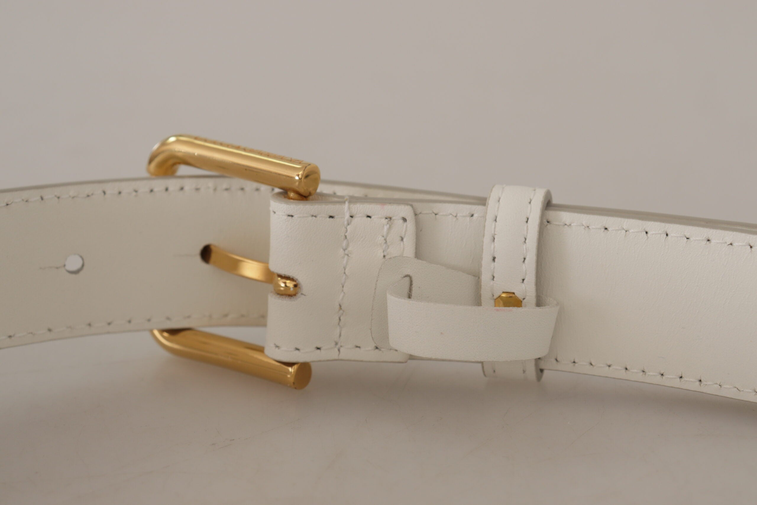 Dolce & Gabbana Weißes Kalbsleder Goldfarbenes Logo Metallschnalle Gürtel