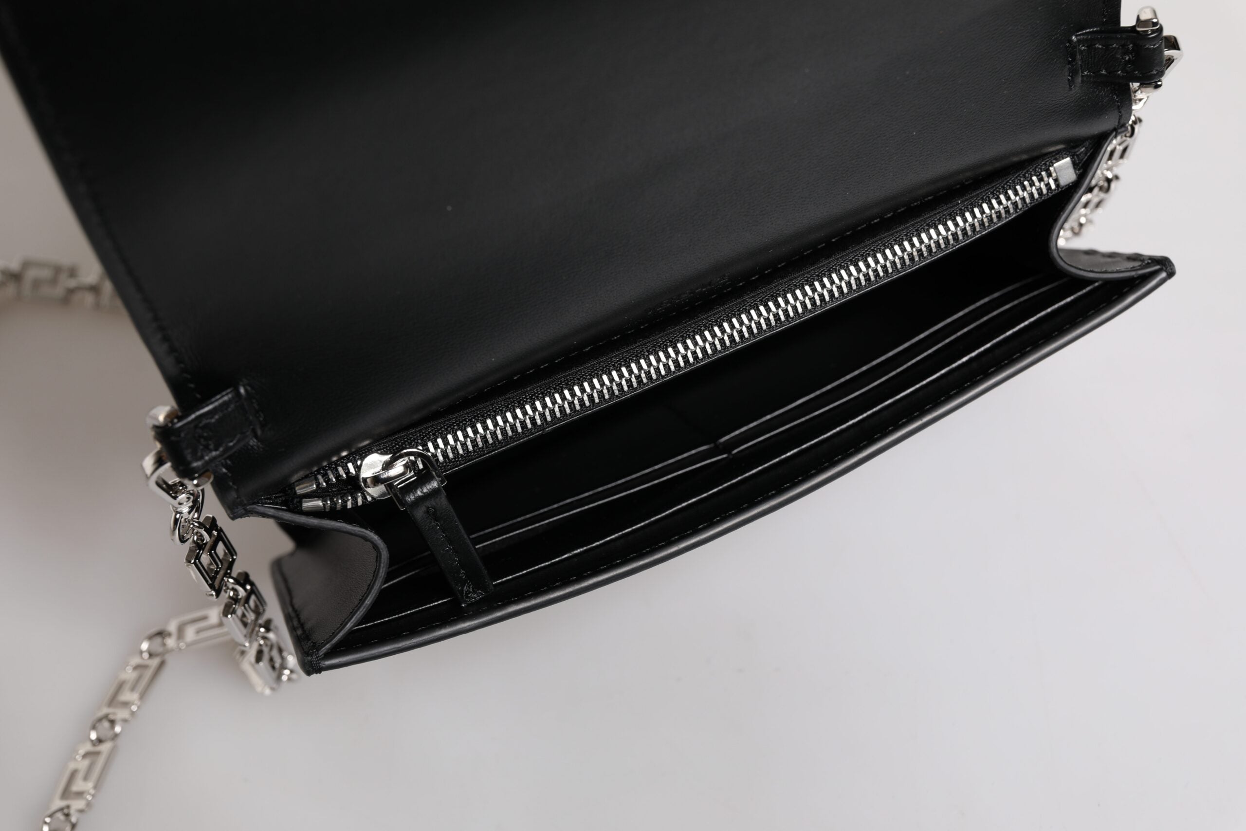 Versace Schwarze Kalbsleder-Kettenriemen-Schulter-Crossbody-Tasche