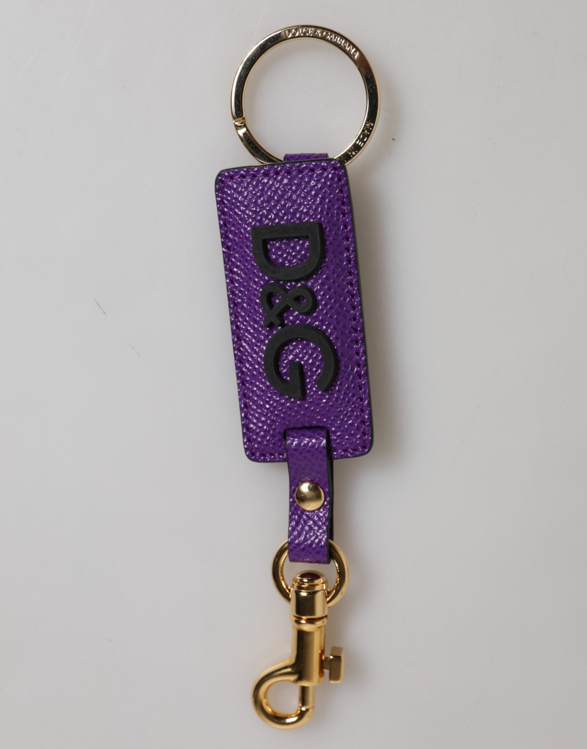 Dolce & Gabbana Lila DG Logo Leder Goldton Metall Schlüsselanhänger Schlüsselanhänger