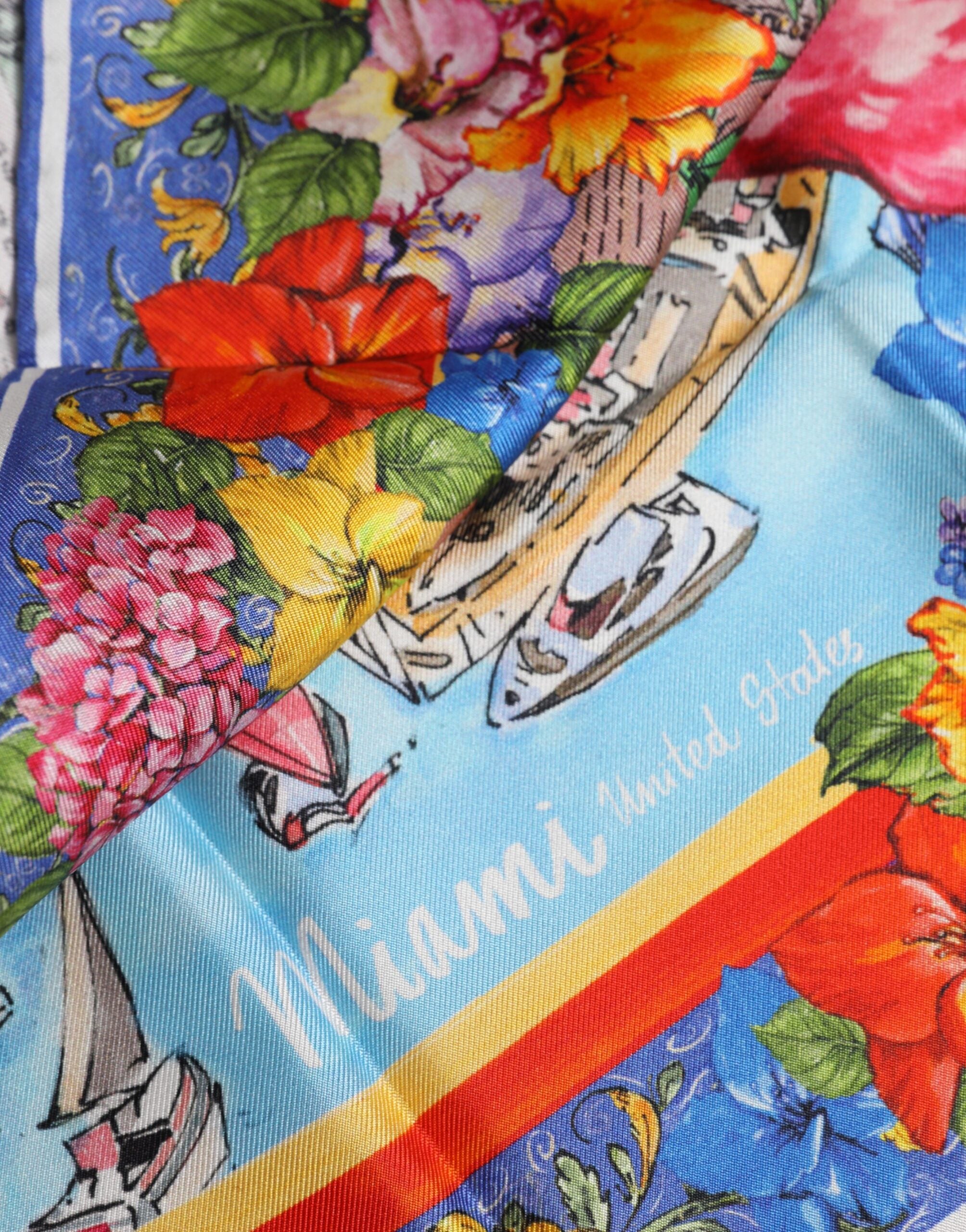 Dolce & Gabbana Multicolor Grafikdruck Quadratischer Foulardschal