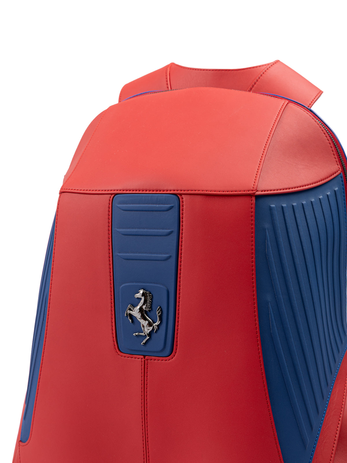Roter Ferrari Rucksack