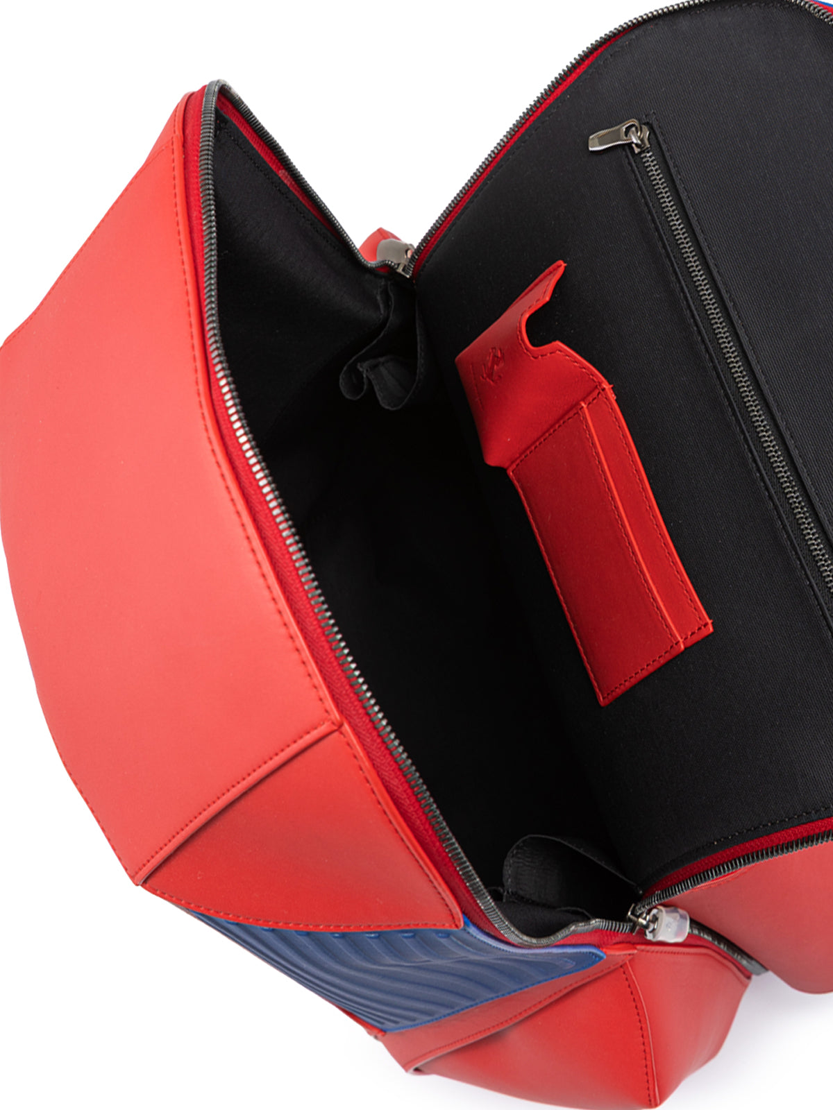 Roter Ferrari Rucksack